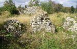 Ruiny zamku Karpień - widok na dawne wnętrza